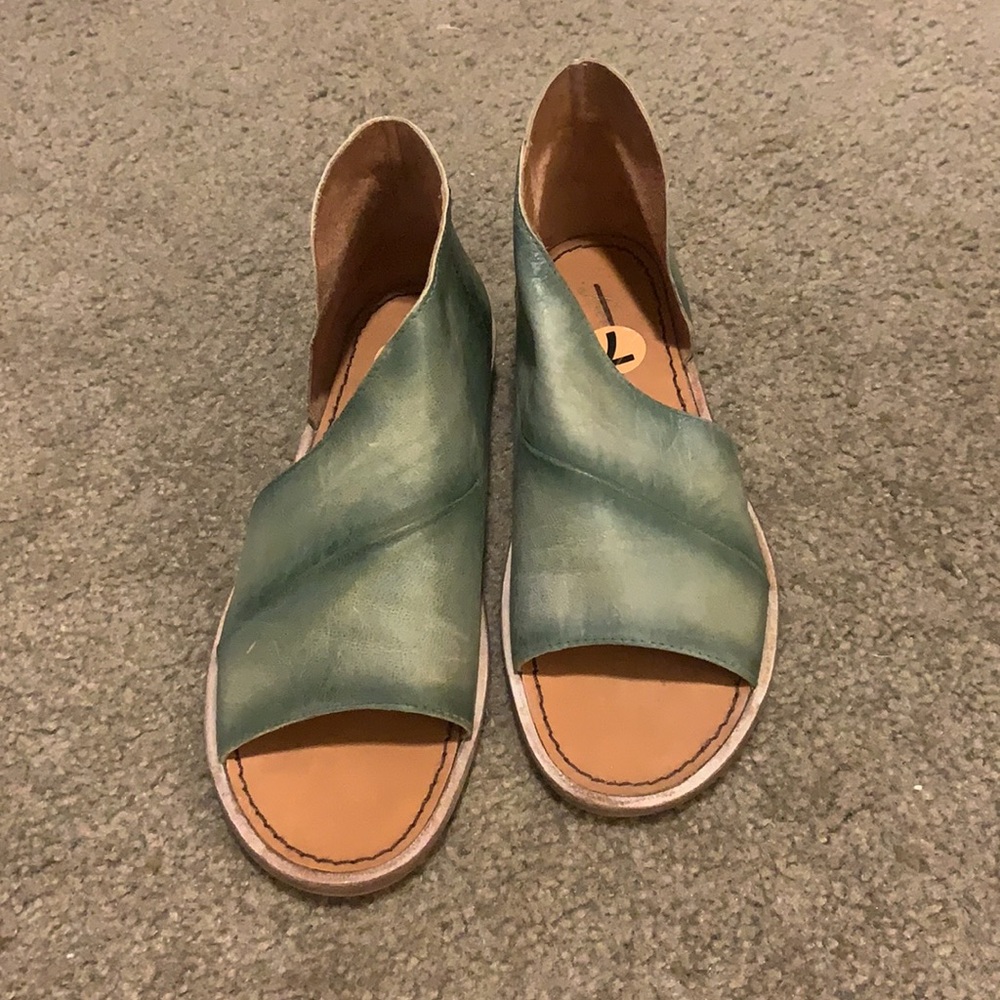 Sandals - Picture 5 of 5